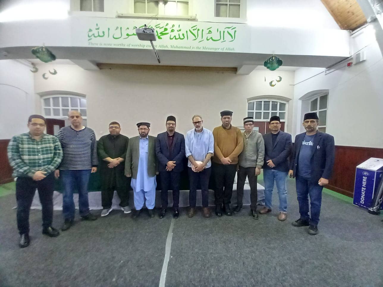 Isaar fourm / Isaar Meeting dinner with Anssar age 65 and plus was held on 13 April 2024 at 6'oclock in DarulBarkaat Mosque Birmingham on Saturday.In this fourm Naib Saddar Ansarullah UK also join us